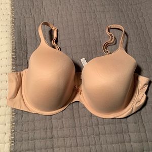 Victoria's Secret Body by Victoria Lined Perfect Coverage Bra 40C